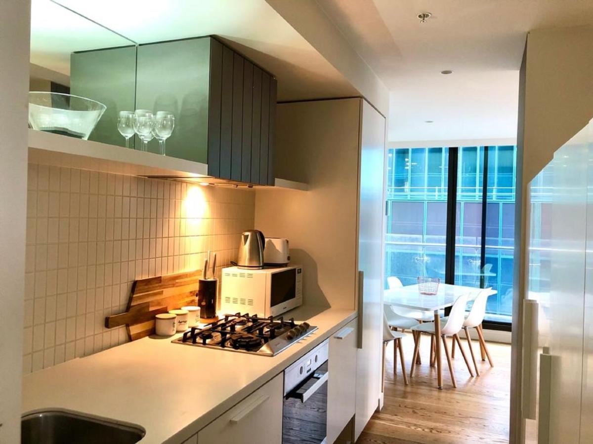 Readyset Apartments At Emerald Melbourne Kültér fotó