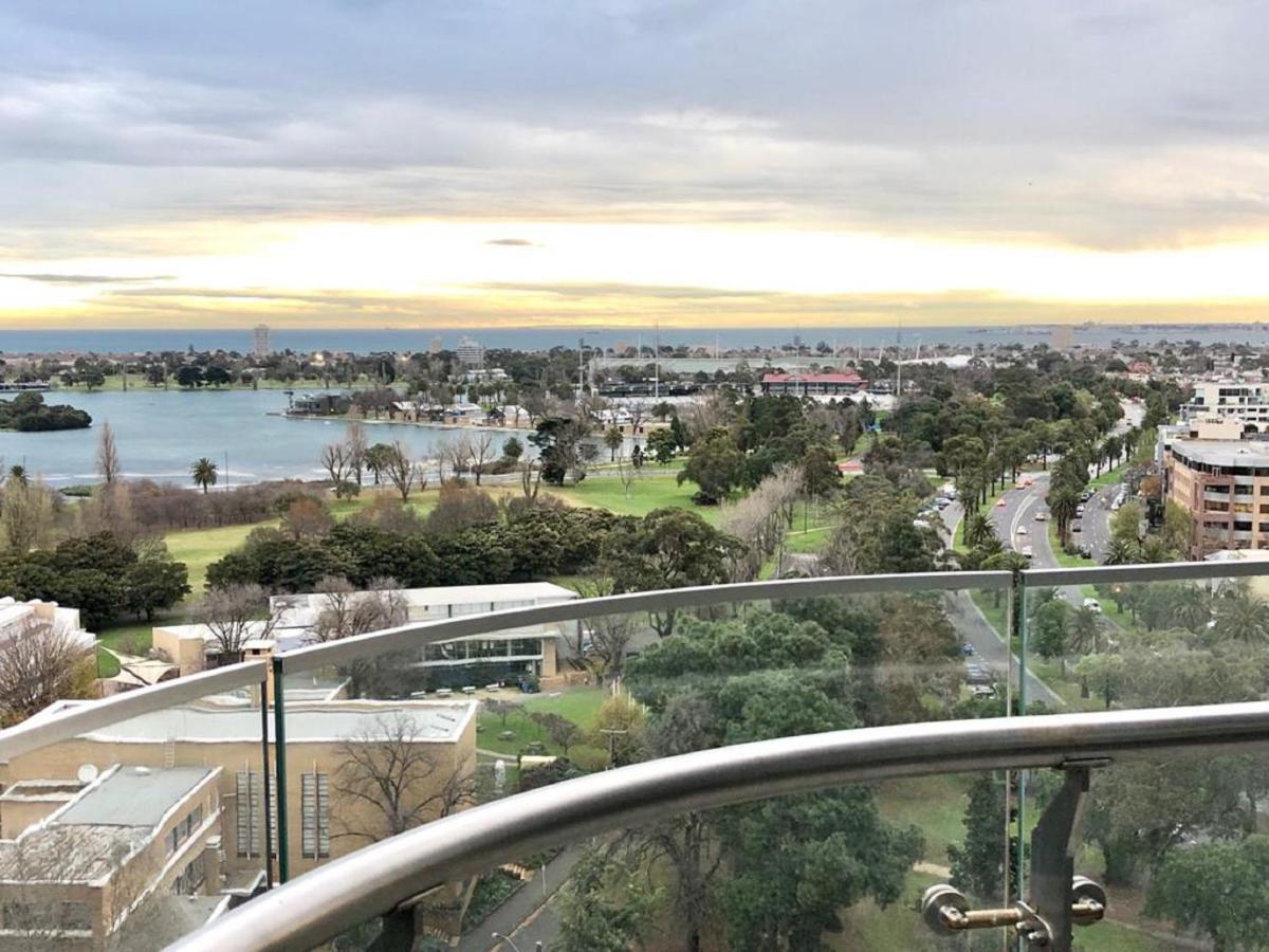 Readyset Apartments At Emerald Melbourne Kültér fotó