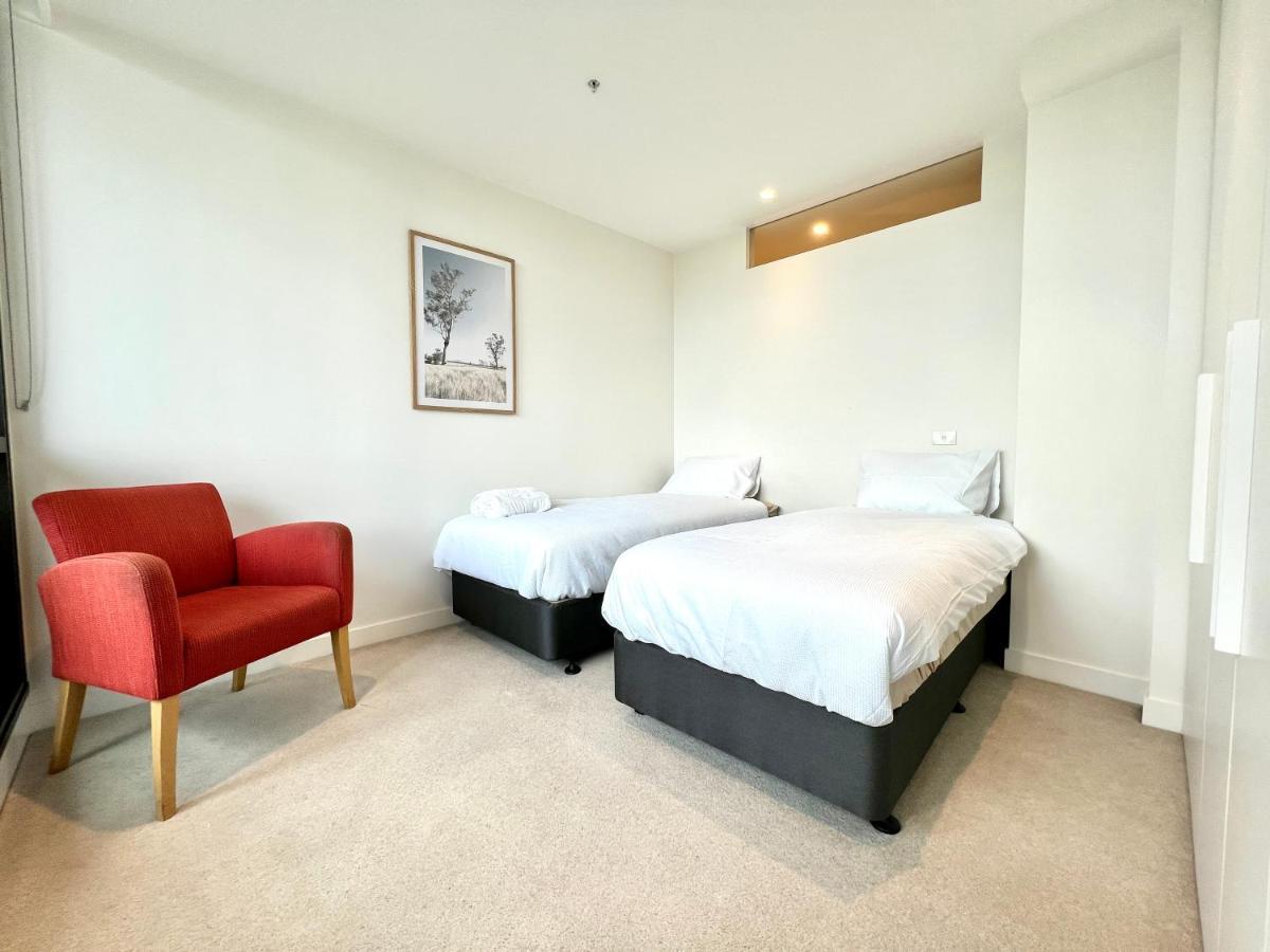 Readyset Apartments At Emerald Melbourne Kültér fotó